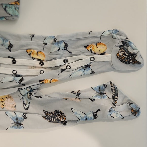 Milkbarn 3 Piece Pajama Set-One Piece, Blanket and Hat - Picture 6 of 9